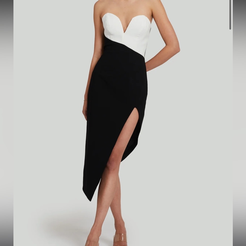 AMANDA UPRICHARD Soiree Asymmetric Strapless Dress M. Worn ONCE and dry cleaned